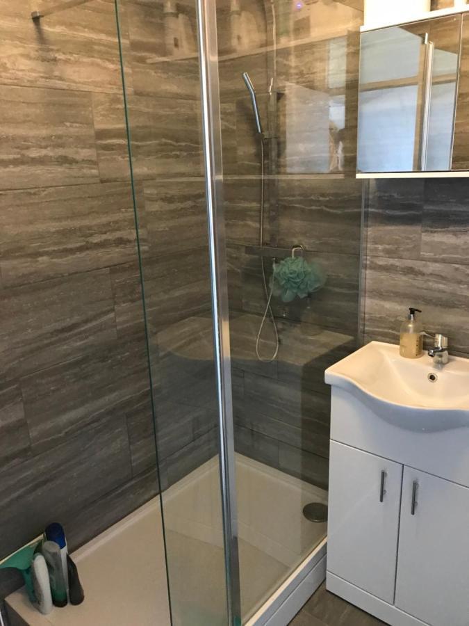 Sunny Flat In With Balcony, Just 15 Mins To Central! Appartamento Londra