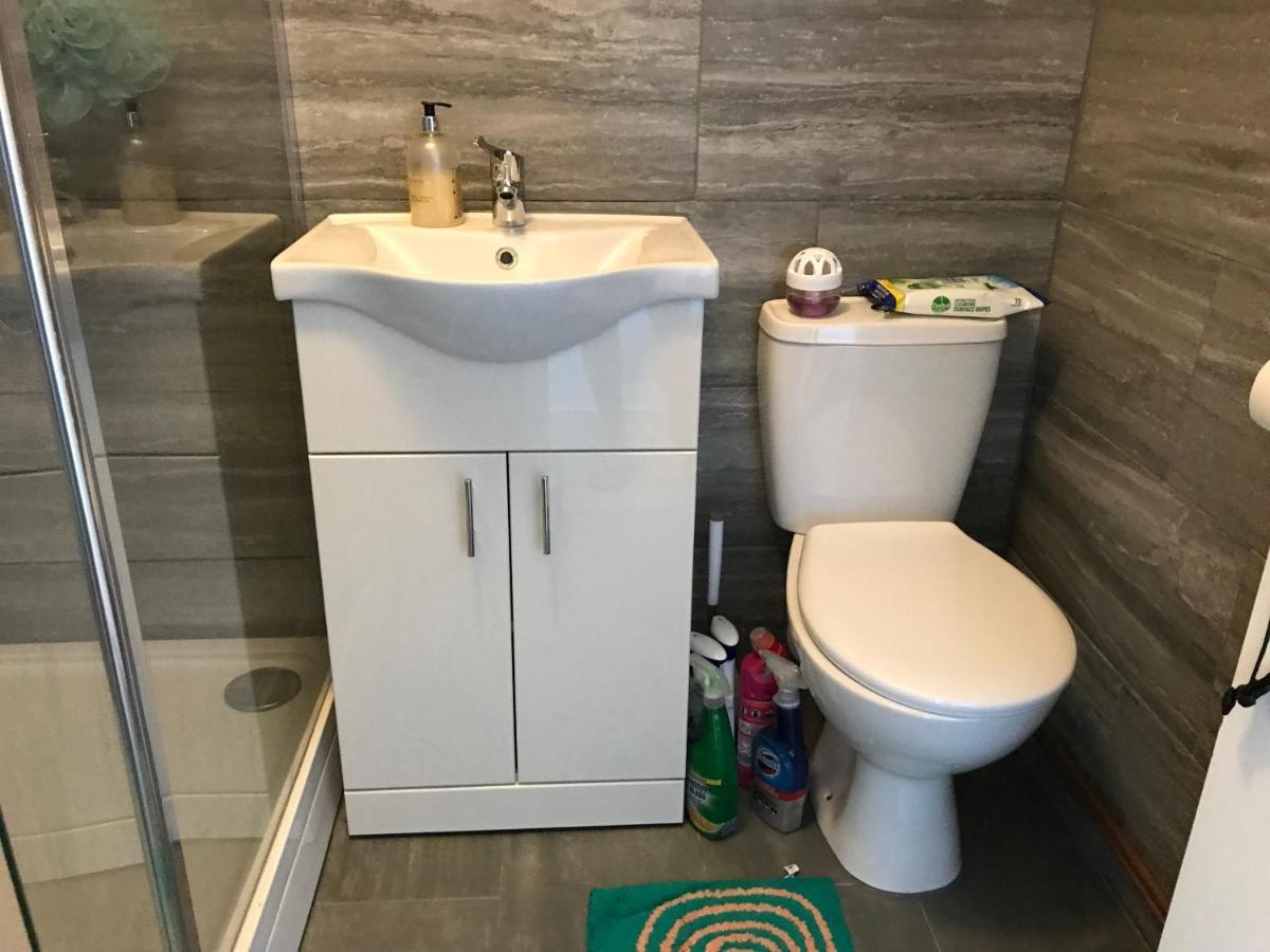 Sunny Flat In With Balcony, Just 15 Mins To Central! * Londra
