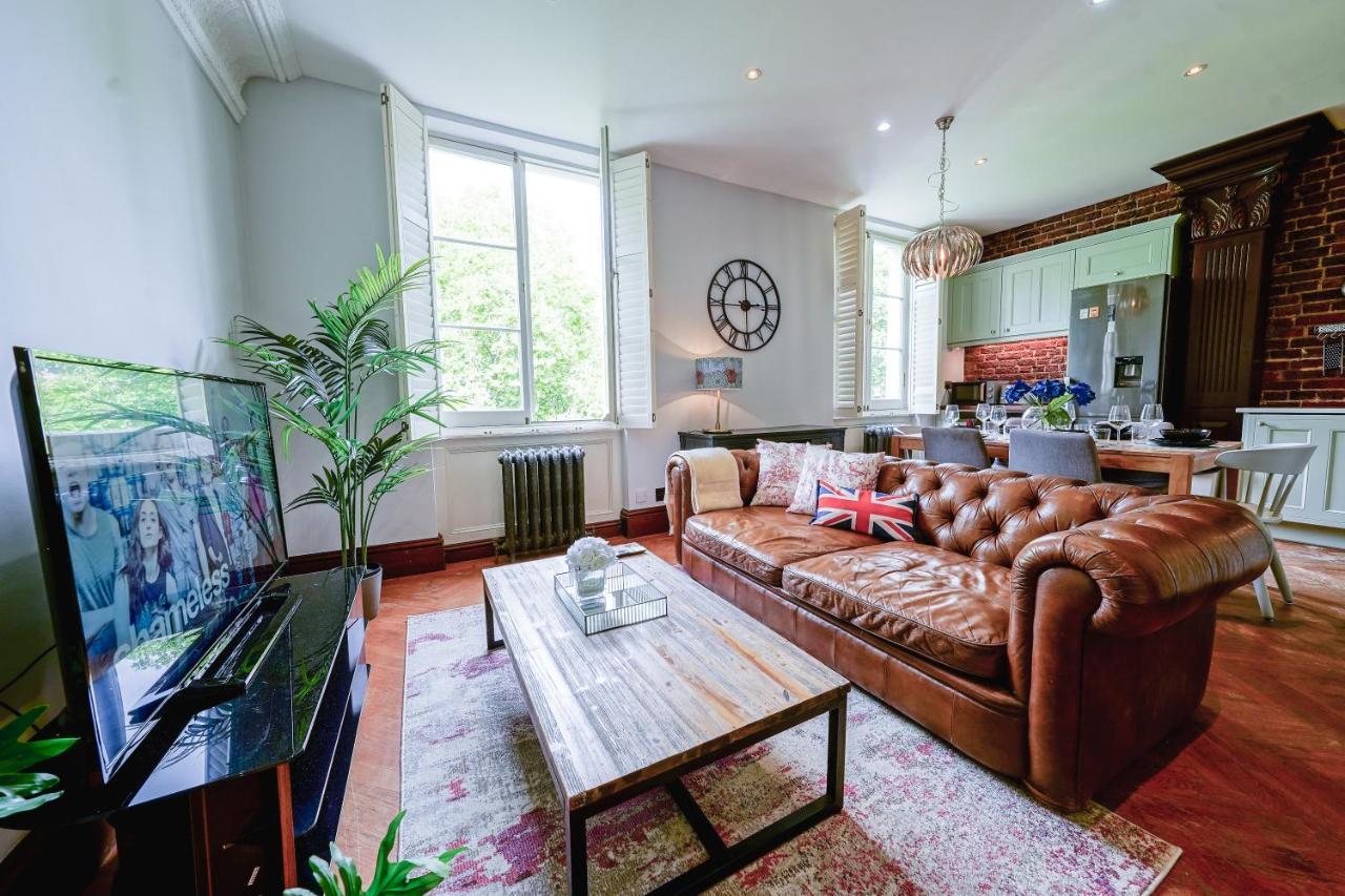 Classic Paddington 2-bedroom London