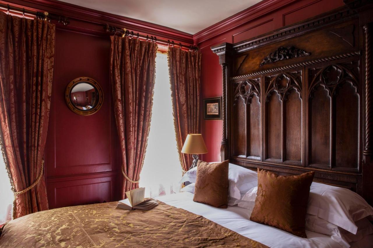 Hazlitt's 4*