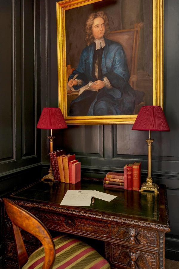 Hazlitt's 4*