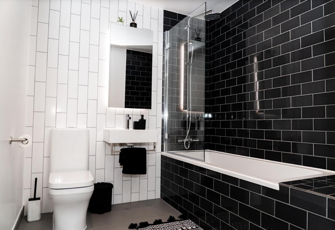 Lovely 1-bedroom With River & View. Appartamento *