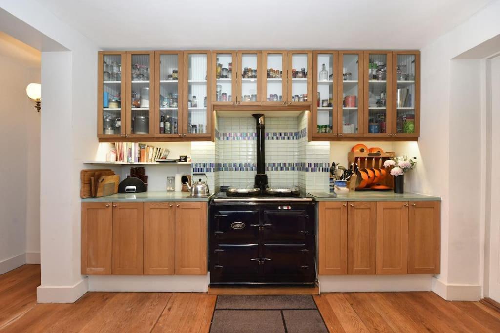 Pooters London, Elegant Townhouse, Very Casa vacanze Londra