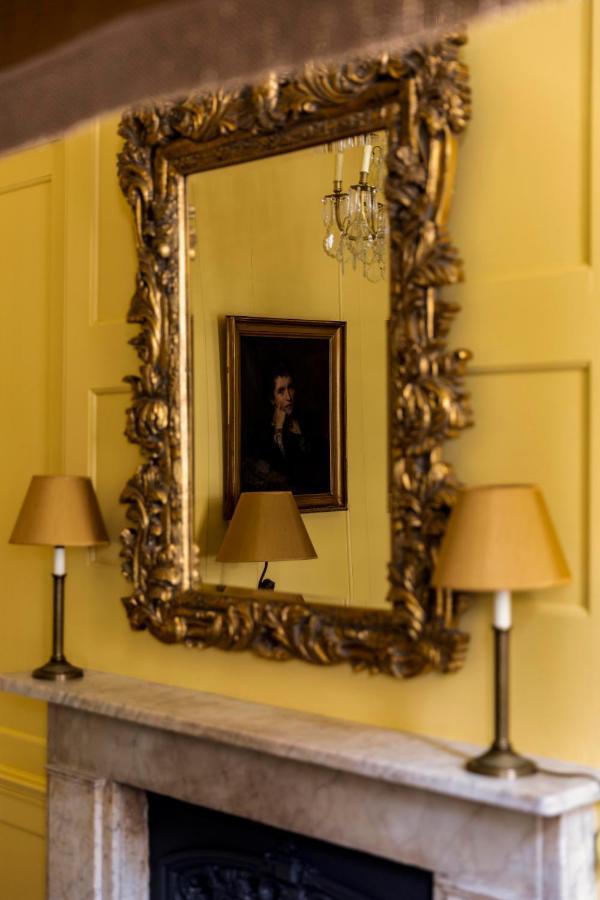 Hazlitt's 4*