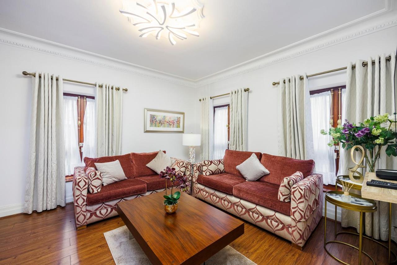 Carlton Court - Mayfair