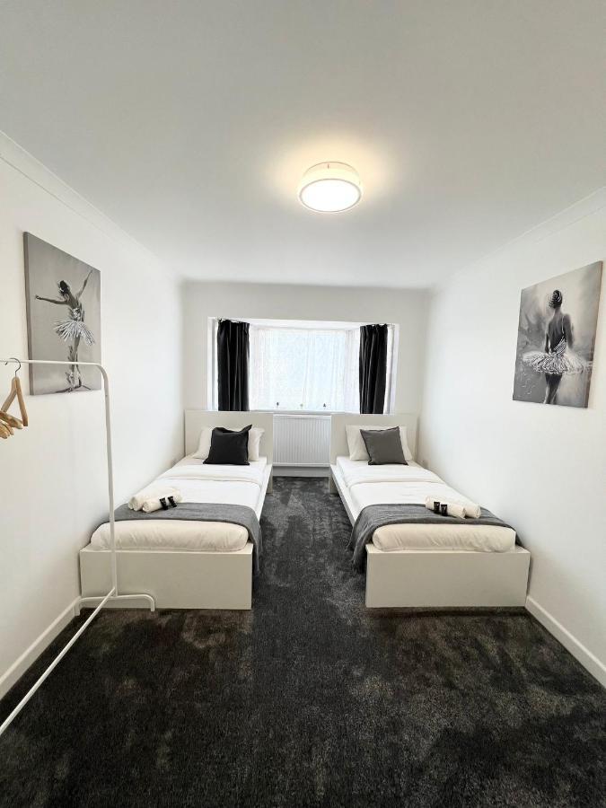 Stunning Flat In Greater Maison d'hôtes