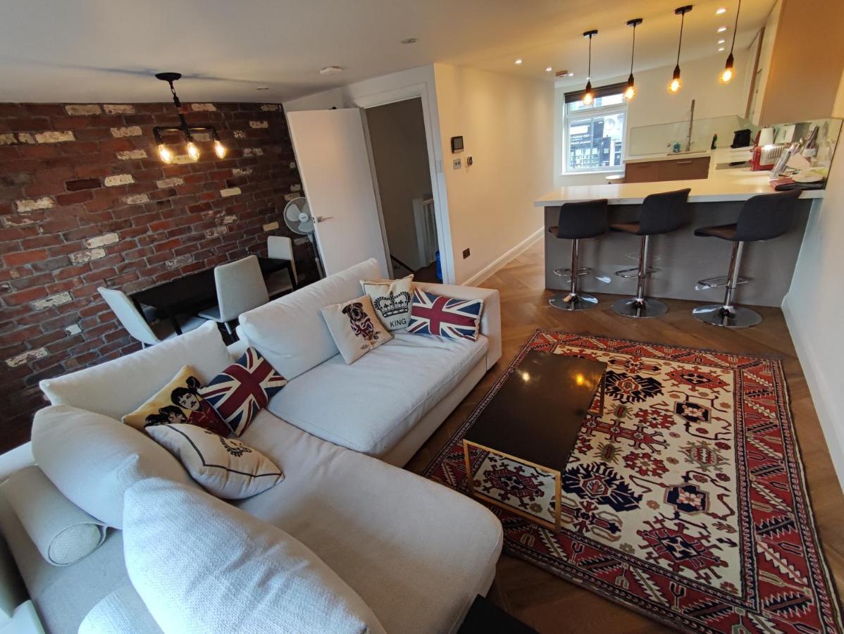 Modern 2 Bedroom Flat With Private Outdoor Terrace * London