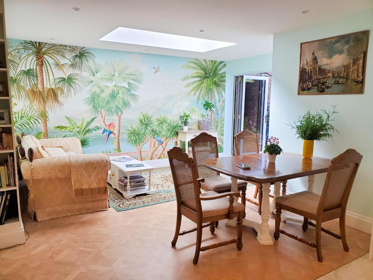 Apartment Spacious Refurbished Flat With A Garden Near Tube, Train, Thames And The Center