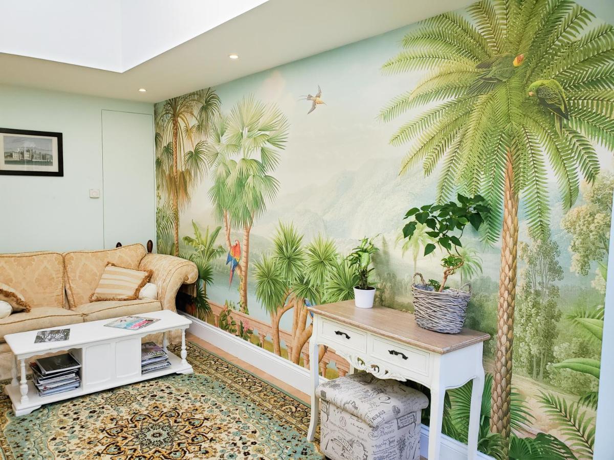 Apartment Spacious Refurbished Flat With A Garden Near Tube, Train, Thames And The Center *