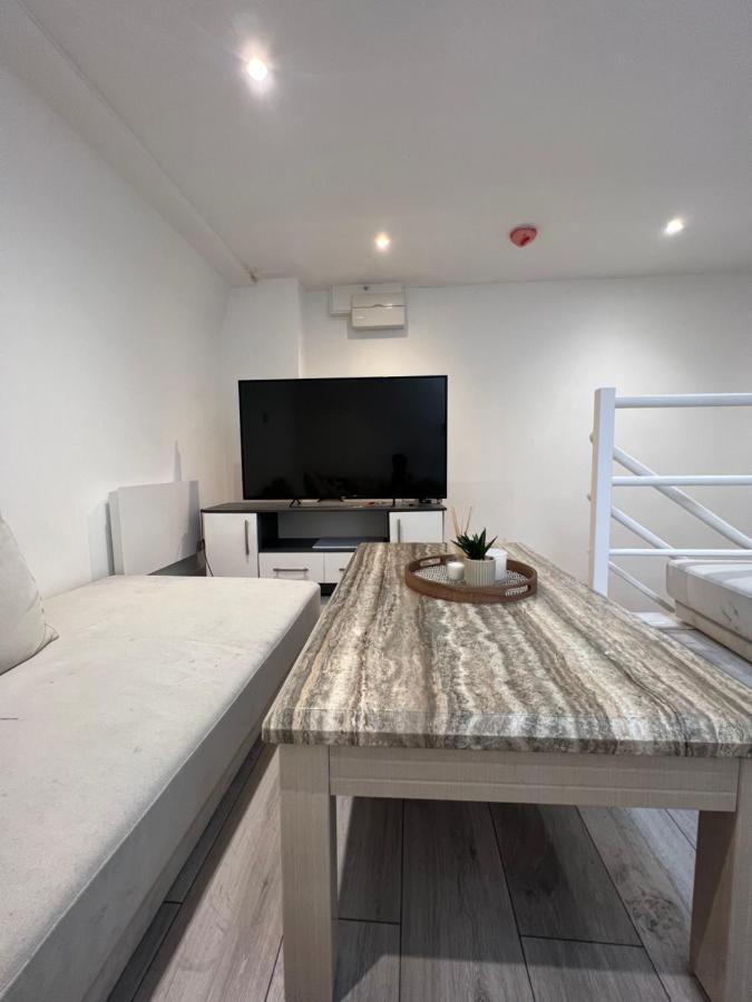 Apartment In London