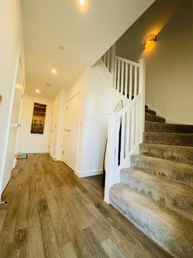 Modern Penthouse Flat With Free Indoor Parking Lejlighed *