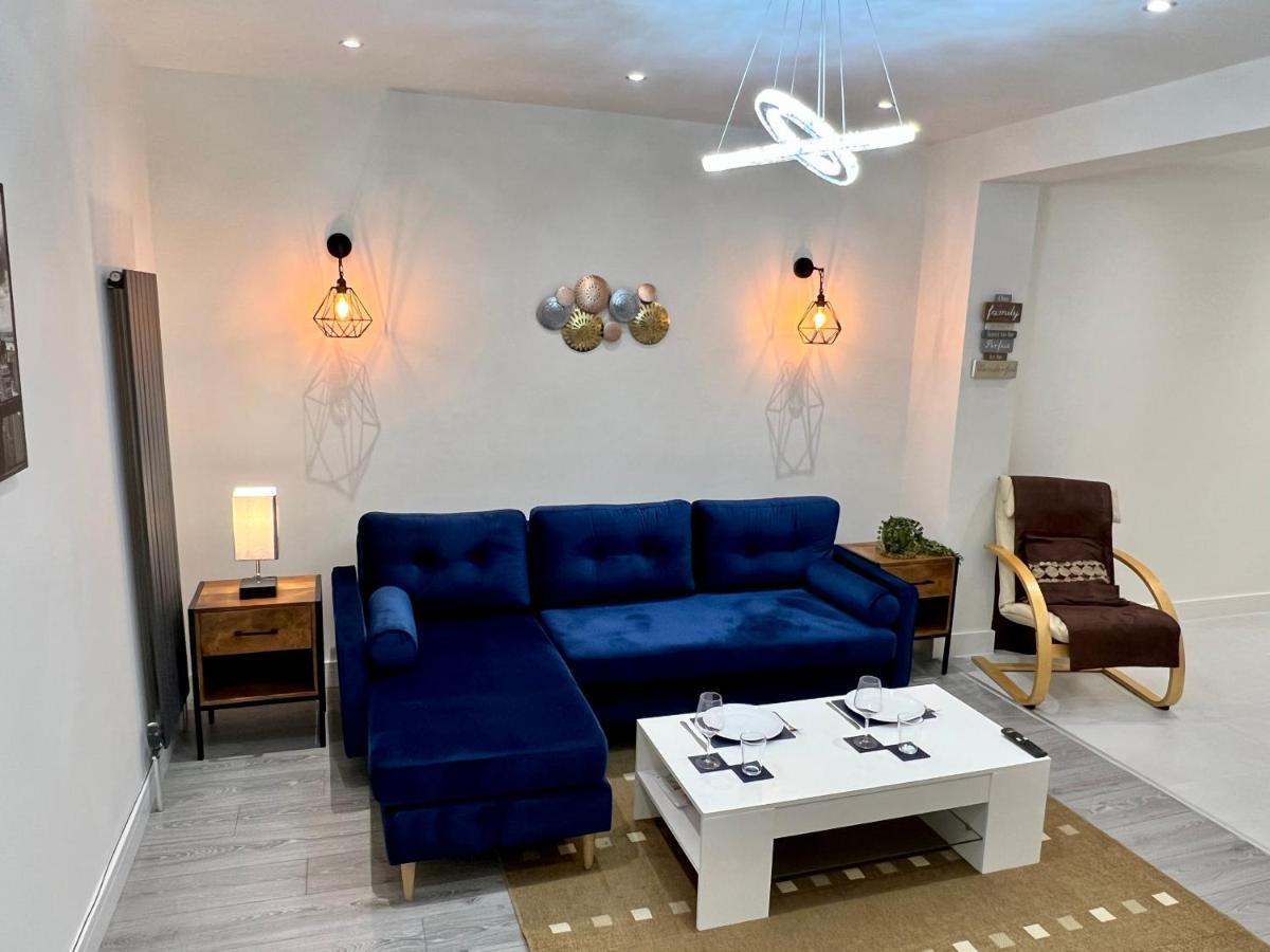 Holiday home Wembley Stadium 5 Star Brand New Luxury Sleeps 14 With Parking