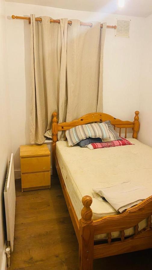 Rum i privatbostad Double Room London Wembley For Rent