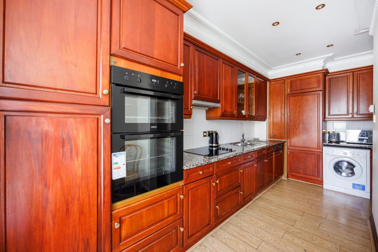 Carlton Court - Mayfair 5* London