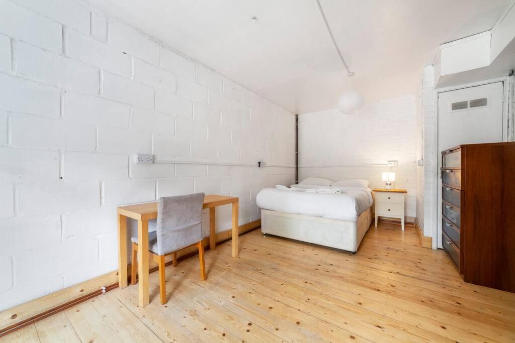 Newly Refurbished 5 Bdr House Wgarden And Parking Casa vacanze