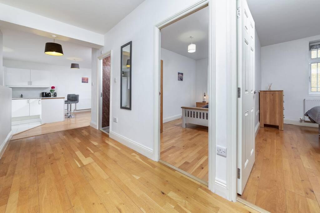 Lovely 2 Bed With With Private Patio Eye Apartment