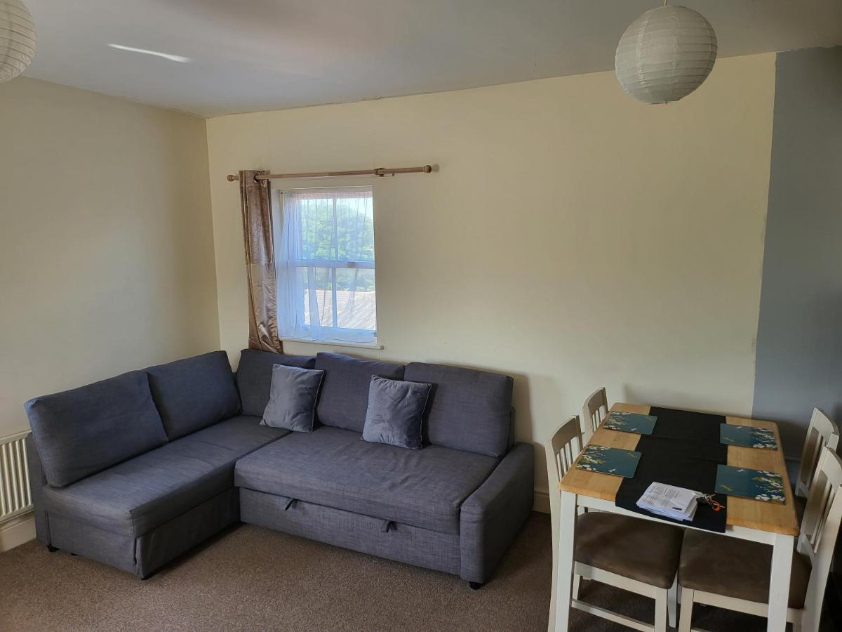 Leilighet Spacious Neat Penthouse With Great View In