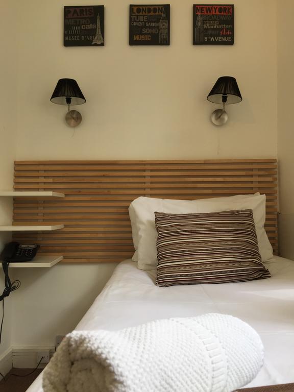 Dockside Hotell 3*