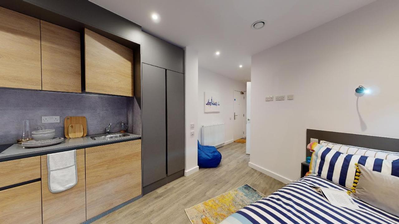 For Students Only Private Bedrooms With Shared Kitchen At Great Court In * Londen