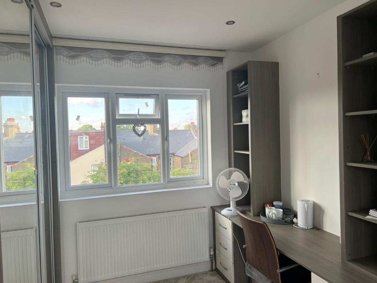 Deluxe Near Tottenham Hotspur Stadium Homestay London