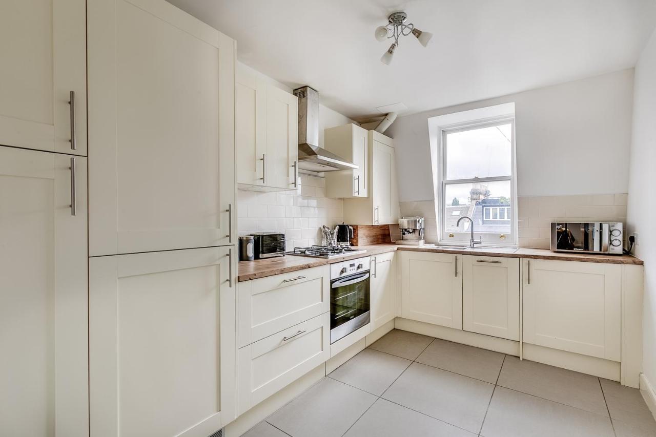 Modern 2 Bed In Central London, Kensington Londra