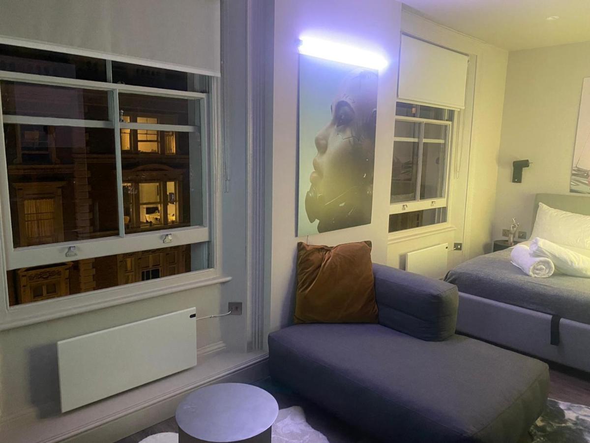 New Luxury Cyberpunk 1bed Studio Serviced Notting Hill Free Wifi & Netflix Location Perfect For Solo & Coupled Guests Apartment London