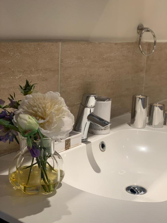 1st Floor Luxury 2 Bedroom 1 Bathroom Hampstead Londen
