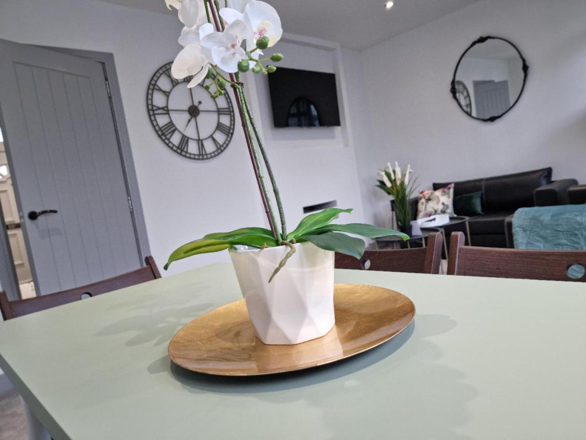 Remarkable 3-bed In Londra