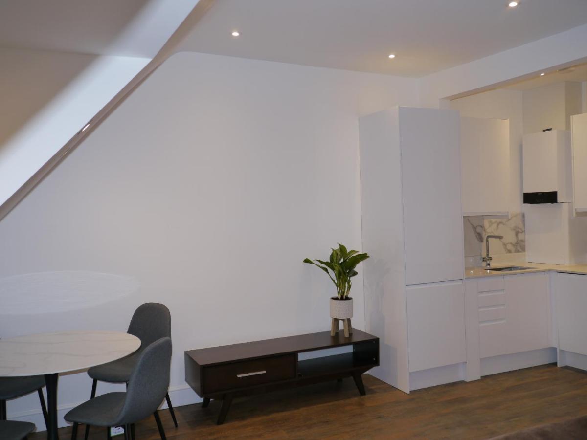 64 Avonmore Olympia Kensington Boutique * Londen