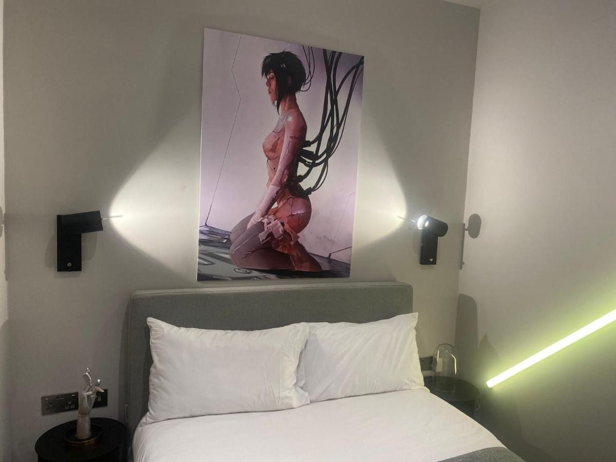 New Luxury Cyberpunk 1bed Studio Serviced Notting Hill Free Wifi & Netflix Location Perfect For Solo & Coupled Guests