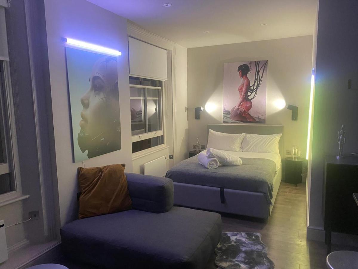 Apartment New Luxury Cyberpunk 1bed Studio Serviced Notting Hill Free Wifi & Netflix Location Perfect For Solo & Coupled Guests