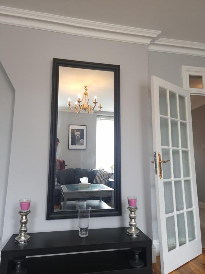 Beautiful 2 Bedroom Flat In Frampton Street * Londra