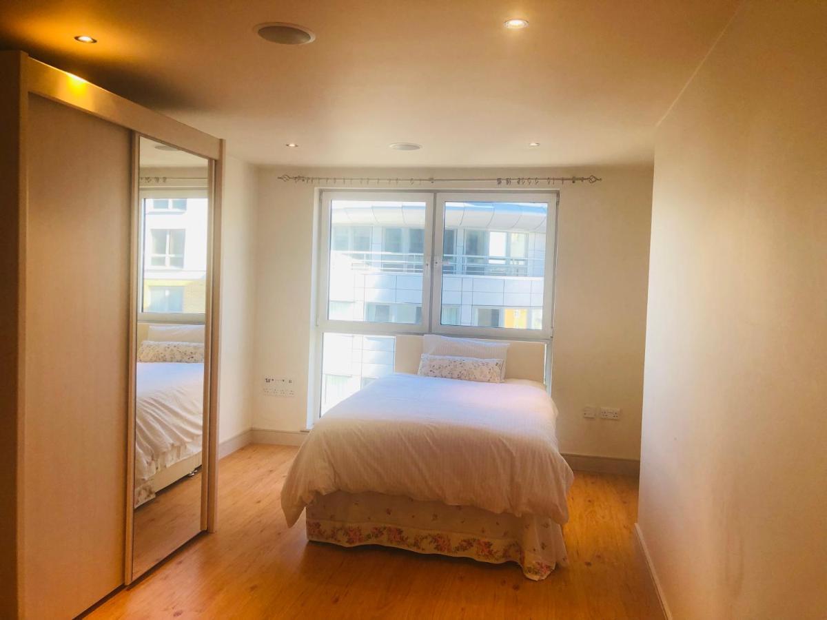 Studio Flat In Imperial Wharf-chelsea Harbour * Londra