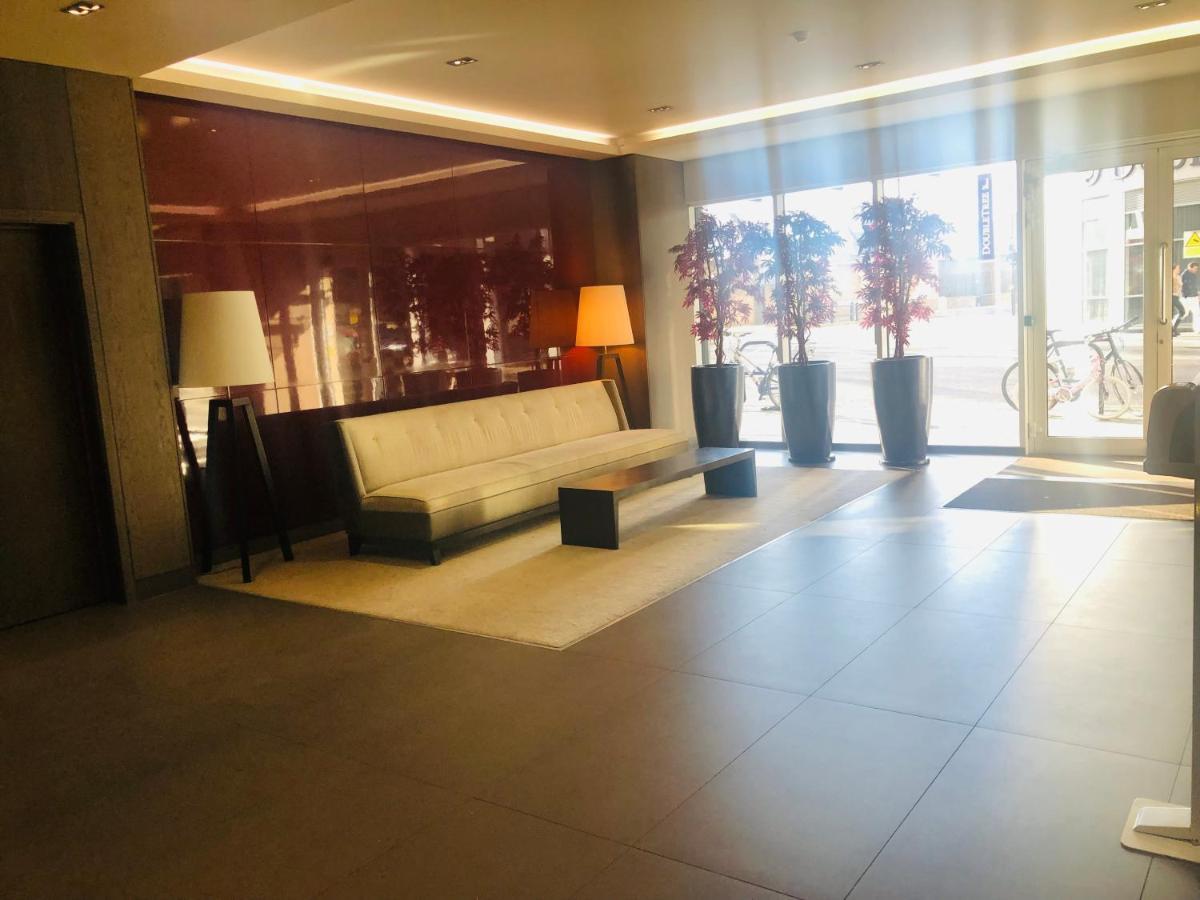 Studio Flat In Imperial Wharf-chelsea Harbour * Londra