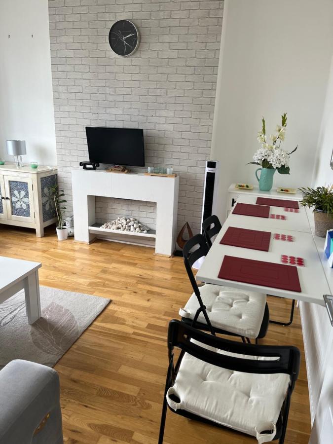 Appartement Lovely 2-bedroom In Zone 2 Londen