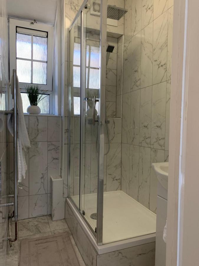 New Look Flat In Waterloo
