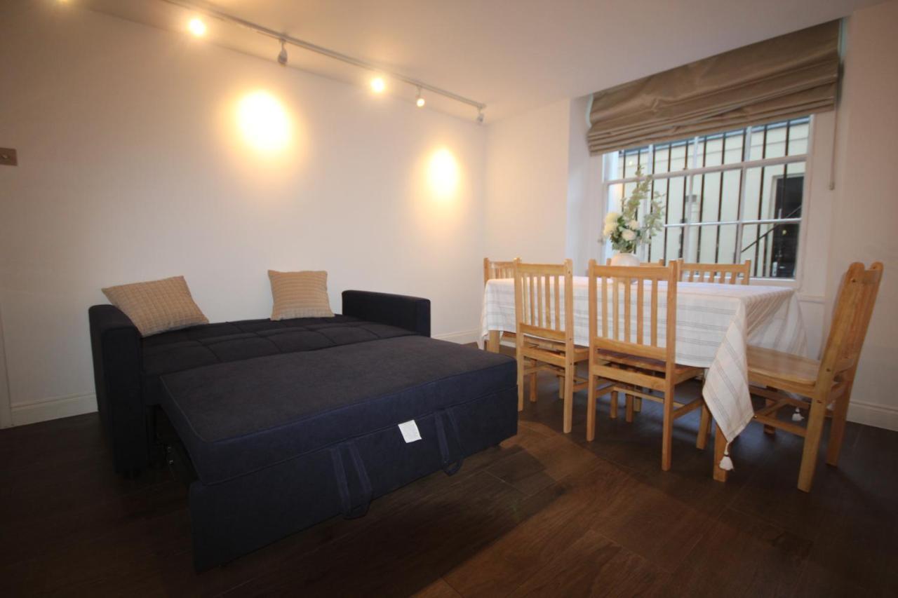 Superb Flat Near Victoria Station * Londen