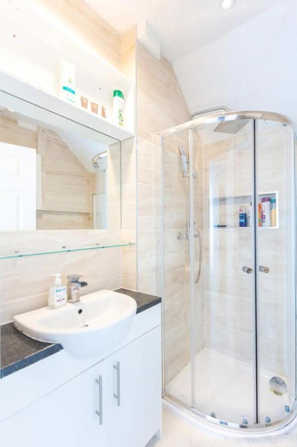 Appartamento Cosy 2 Bedroom In With Garden Londra
