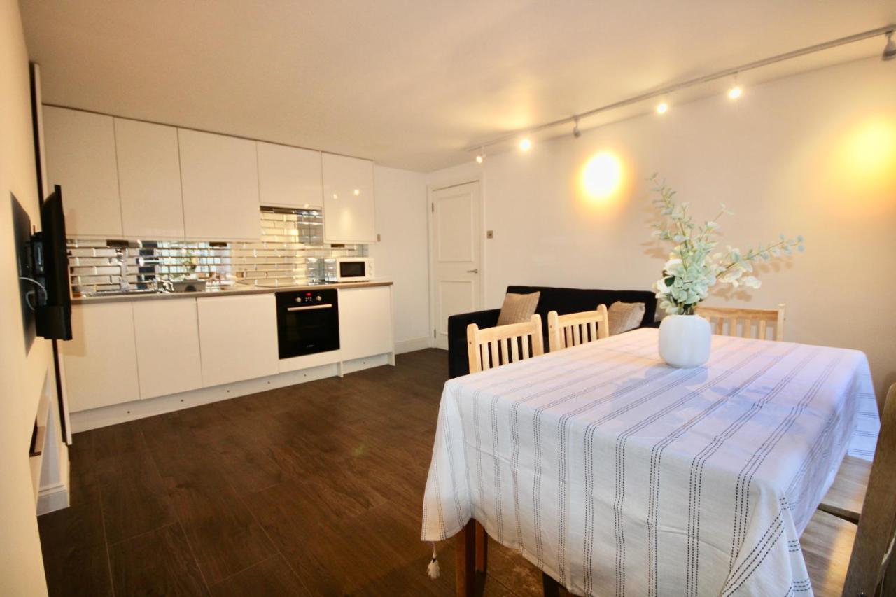 Superb Flat Near Victoria Station Londen