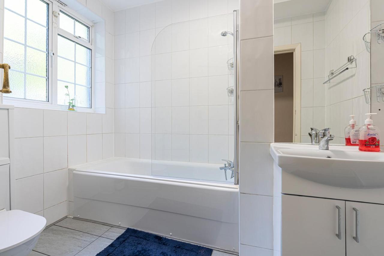 Charming 2 Bedroom Flat In Kensington High Street * London