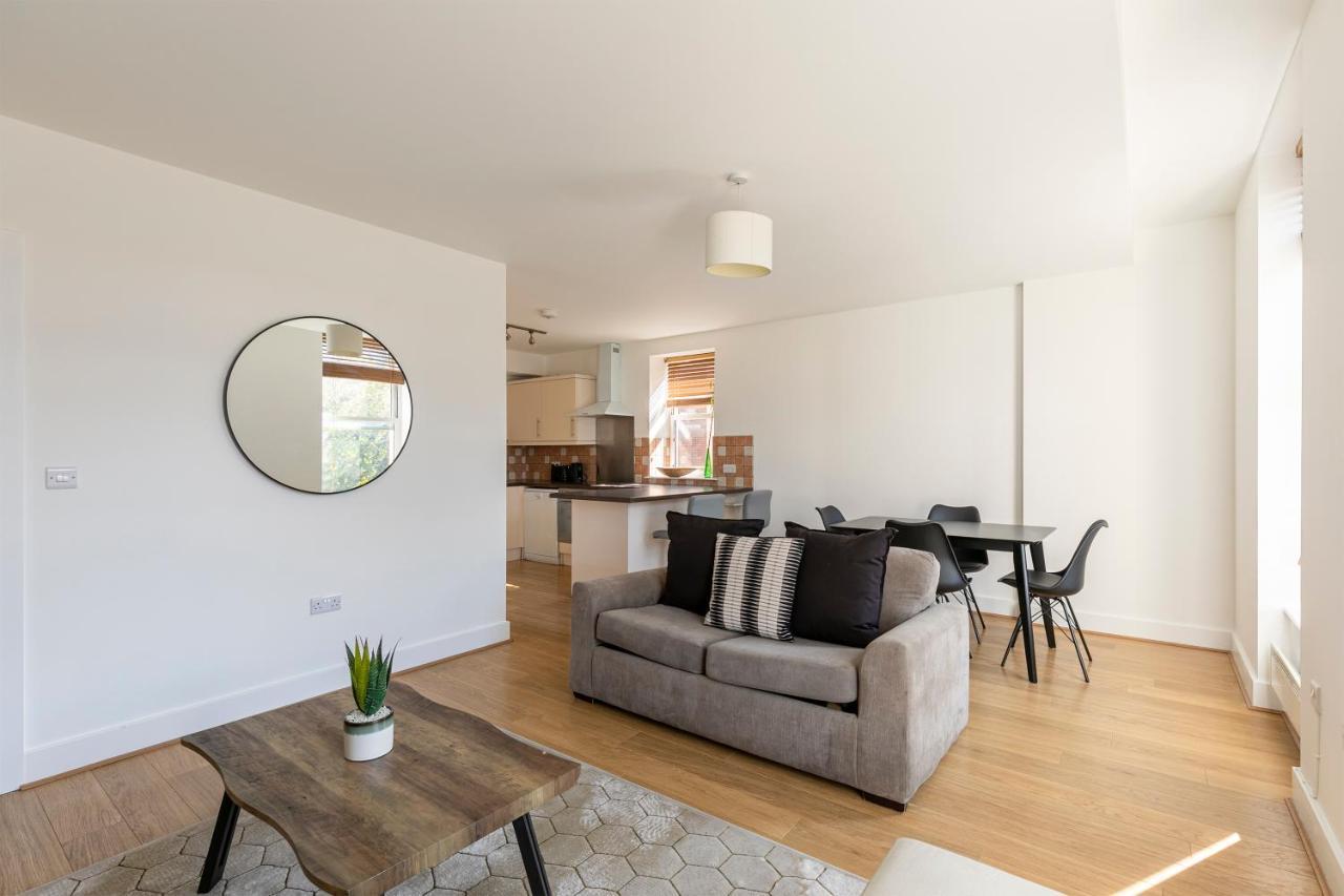 Prime Location Flats *
