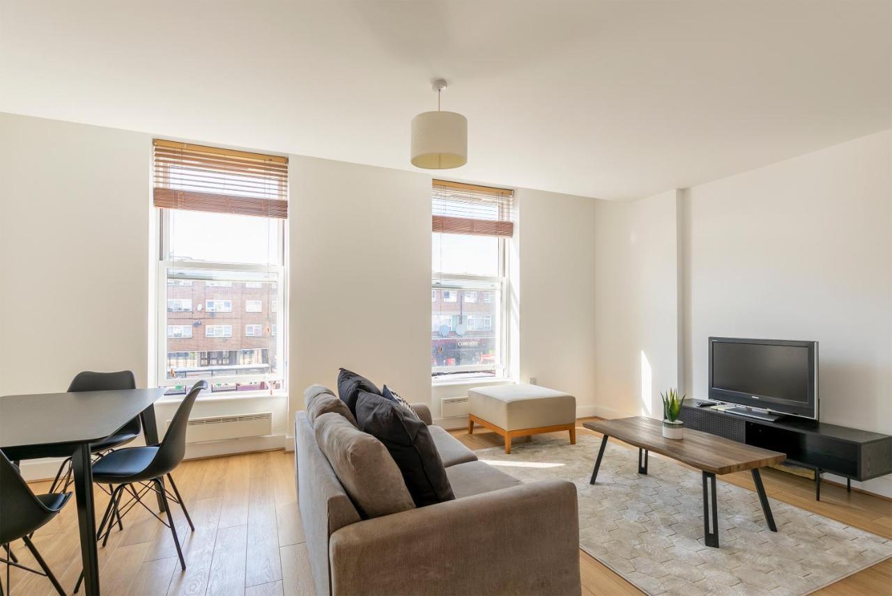 Prime Location Flats Apartment *