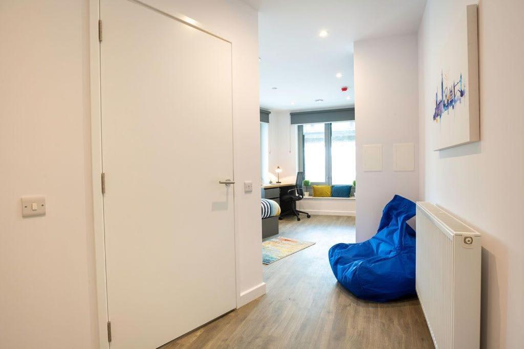 For Students Only Private Bedrooms With Shared Kitchen At Great Court In Londen