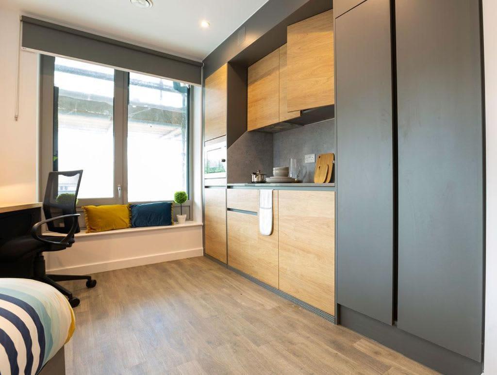 For Students Only Private Bedrooms With Shared Kitchen At Great Court In Appartement *