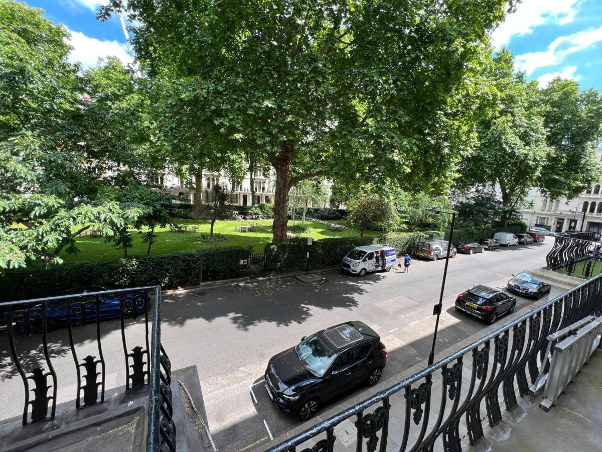 Apartment Hyde Park Has Private Balcony With Tranquil Garden View