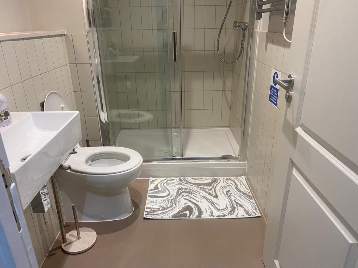 Apartment New Luxury Cyberpunk 1bed Studio Serviced Notting Hill Free Wifi & Netflix Location Perfect For Solo & Coupled Guests London