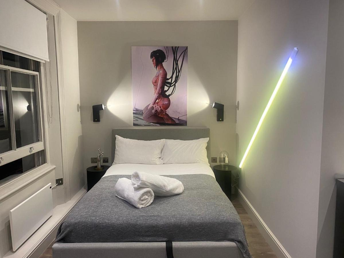 Apartment New Luxury Cyberpunk 1bed Studio Serviced Notting Hill Free Wifi & Netflix Location Perfect For Solo & Coupled Guests