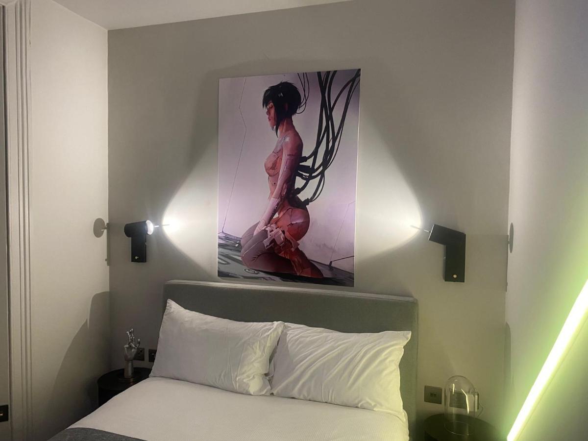 New Luxury Cyberpunk 1bed Studio Serviced Notting Hill Free Wifi & Netflix Location Perfect For Solo & Coupled Guests * London