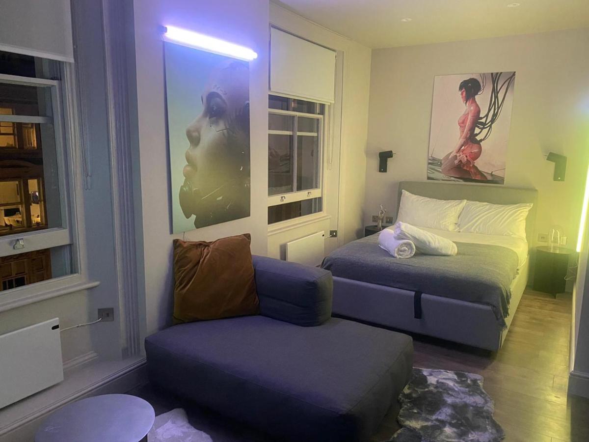 Apartment New Luxury Cyberpunk 1bed Studio Serviced Notting Hill Free Wifi & Netflix Location Perfect For Solo & Coupled Guests London