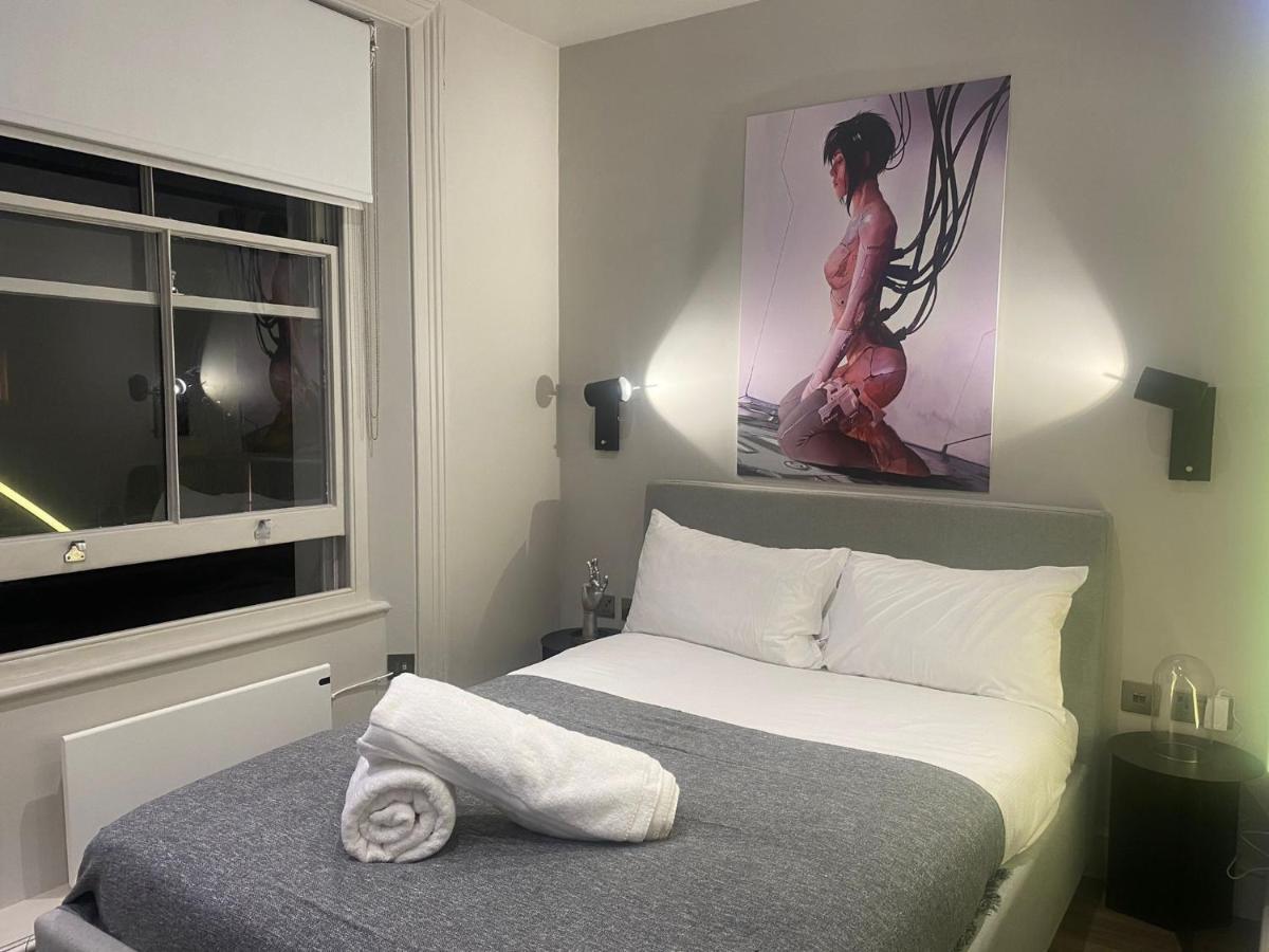 New Luxury Cyberpunk 1bed Studio Serviced Notting Hill Free Wifi & Netflix Location Perfect For Solo & Coupled Guests Apartment
